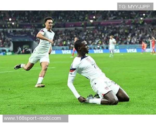 早报聚焦：德国荷兰双双晋级展现强劲实力无懈可击