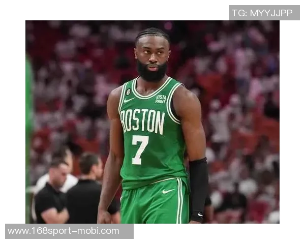 杰伦布朗首节表现低迷仅得7分2板投篮命中率堪忧需调整状态