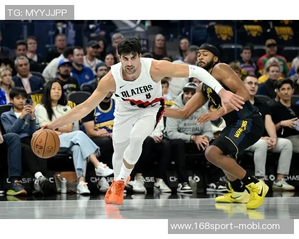 开拓者半场领先勇士16分杨瀚森表现平平库里贡献11分3篮板3助攻 开拓者半场领先勇士16分杨瀚森表现平平库里贡献11分3篮板3助攻